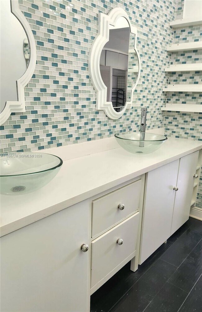 Building Photo - 3811 NW 84th Ave