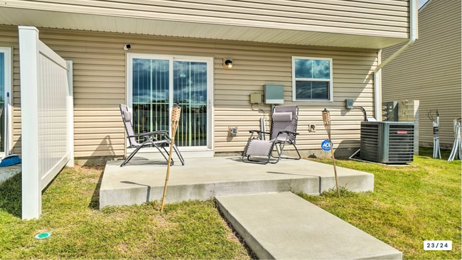 Building Photo - 2020-Built Beautiful 3 Bed 2.5 Bath End-Un...