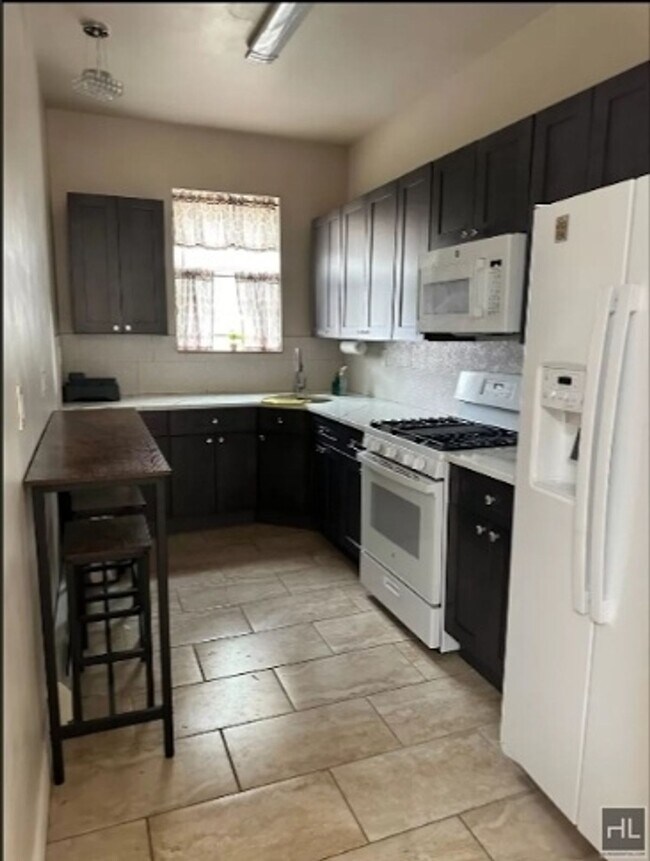 Building Photo - Explore East New York: Charming 3-Bedroom ...