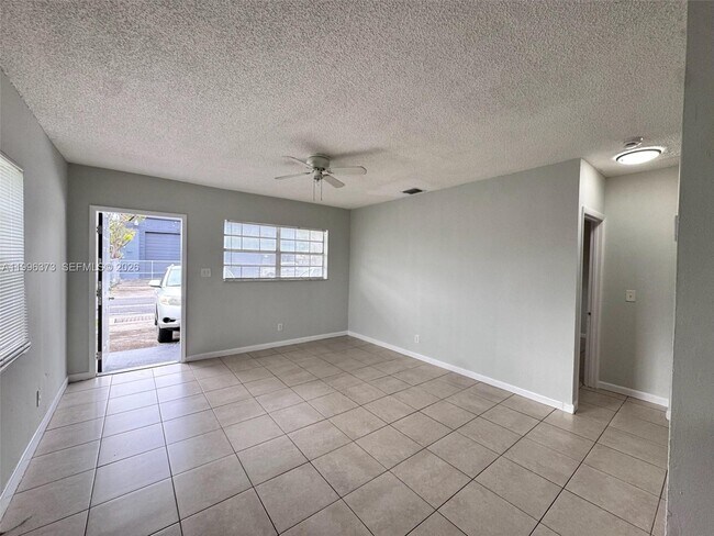 Building Photo - 990 Phippen Waiters Rd