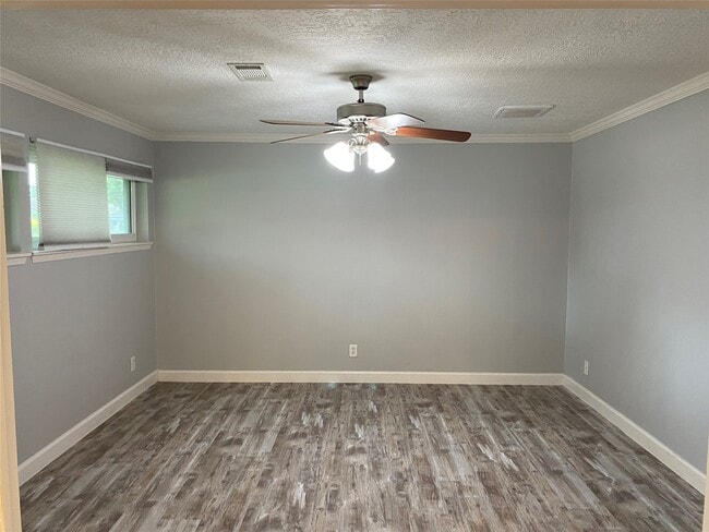 Building Photo - 9614 Greenwillow Dr