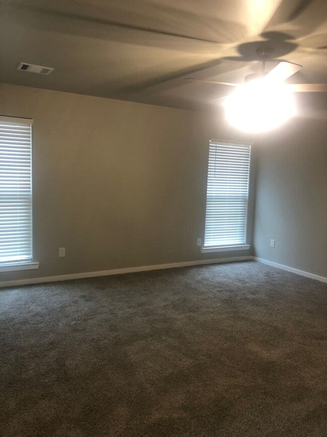 Building Photo - Brand New Home in Hertiage Hills 3/2/2