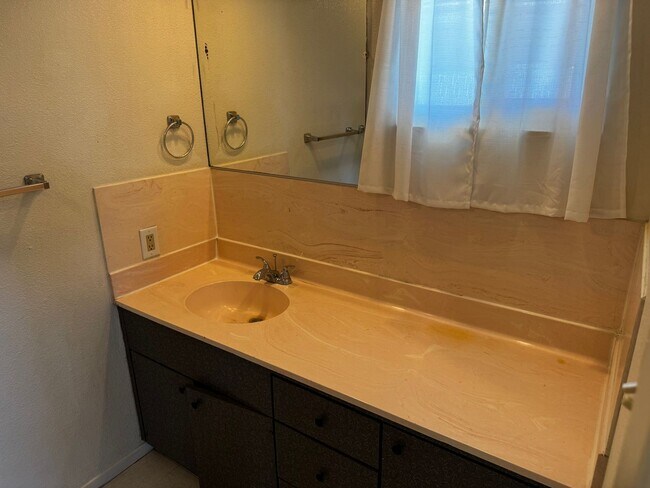 Building Photo - Mid-Century Home with Pool – Heart of Vegas