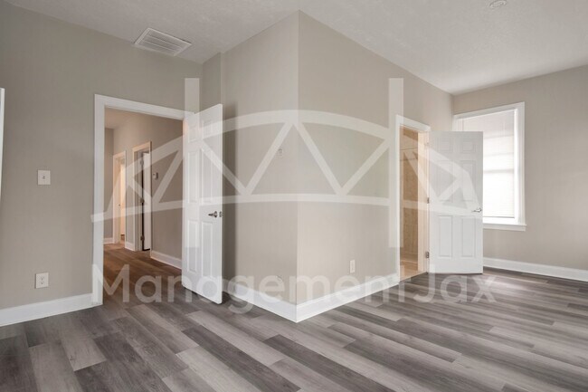 Building Photo - 1625 Boulevard