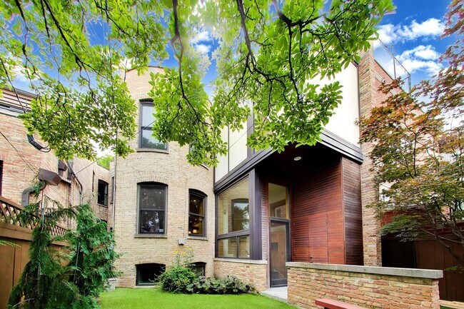 Building Photo - 3752 N Wayne Ave