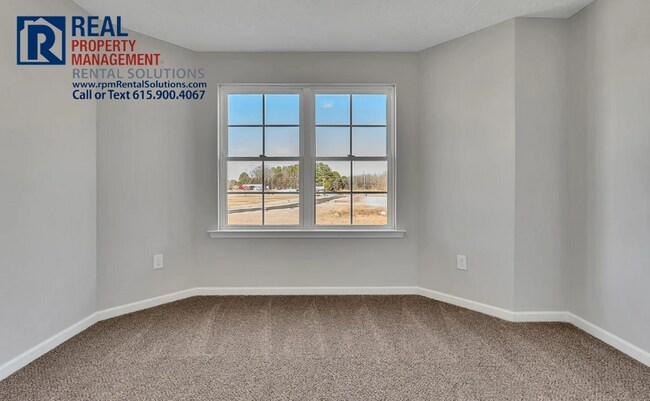 Building Photo - BRAND-NEW Stunning END-unit townhome in Manchester, attached garage!