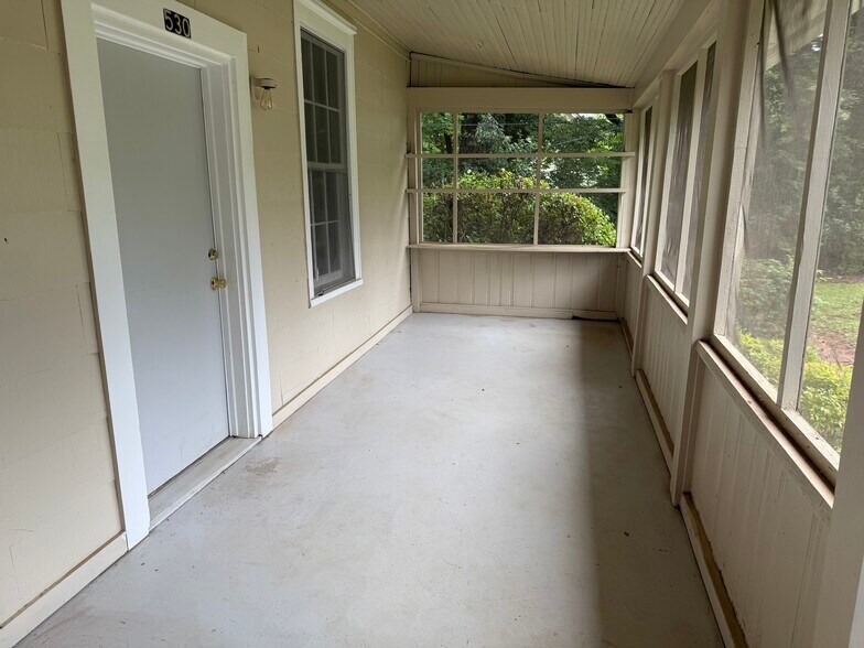 Building Photo - 530 Nantahala Ave