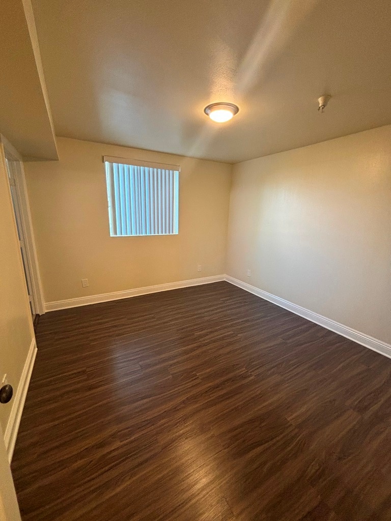 Building Photo - 539 W 93rd St