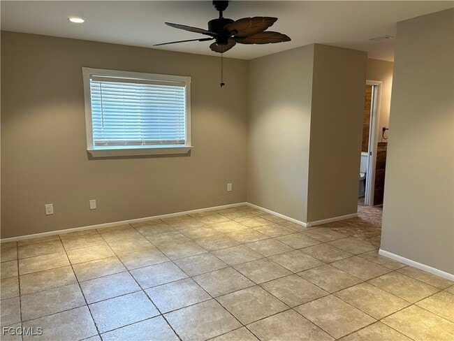 Building Photo - 717 SE 10th Ave