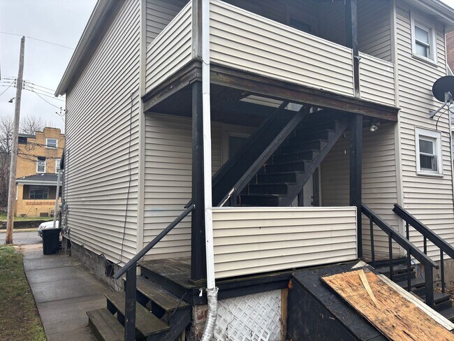 Building Photo - Use Your Tax Return For This Sweetheart of a Deal!  This is a Lease-to-Own – Not a typical rental.