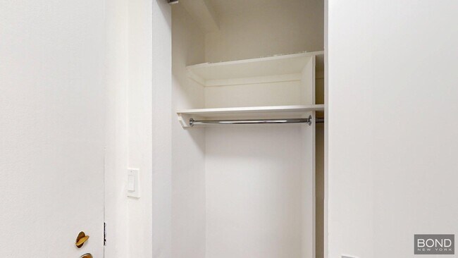 Building Photo - 405 E 56th St
