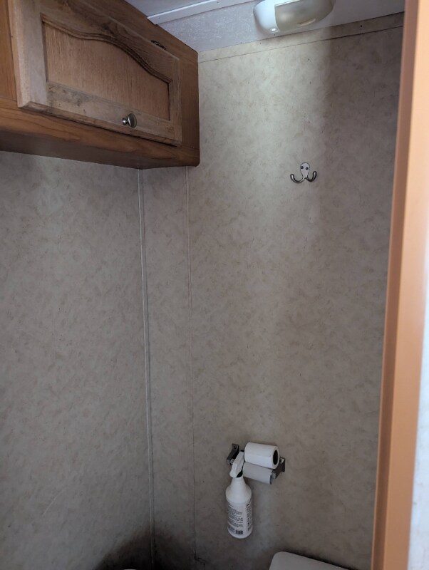 Building Photo - 9395 Spice Pond Rd Ext