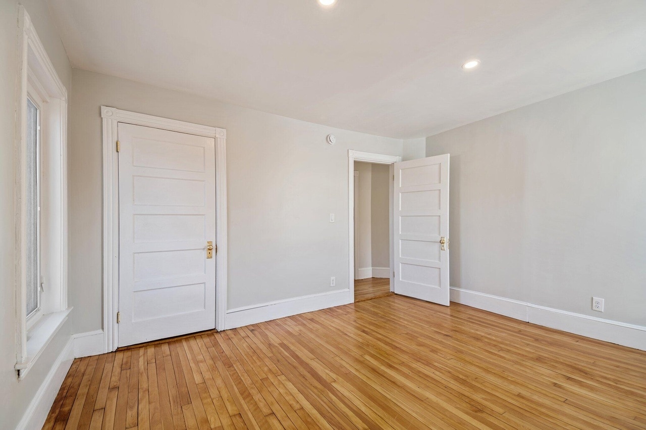 Building Photo - 29A Pine St