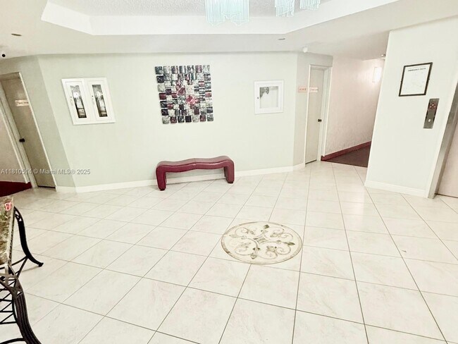 Building Photo - 1300 St Charles Pl