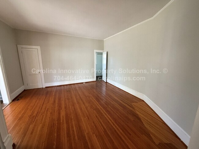 Building Photo - 404 Park Ave