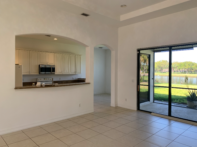 Building Photo - 10250 Templeton Ln
