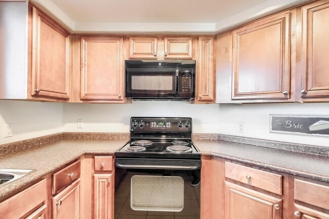 Building Photo - Bright & Spacious 2 Bed, 2 Bath Apartment
