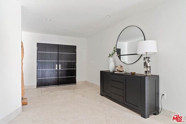 Building Photo - 2301 Donella Cir