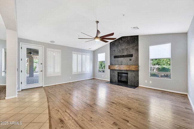 Building Photo - 7446 E Glenn Moore Rd