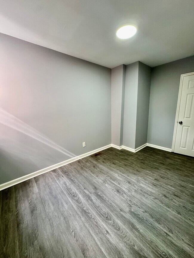 Building Photo - Anika Homes 5 Bedroom