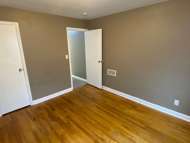 Building Photo - 2-Bedroom 1 Bath Ranch Style Home Near GD Jones Elementary