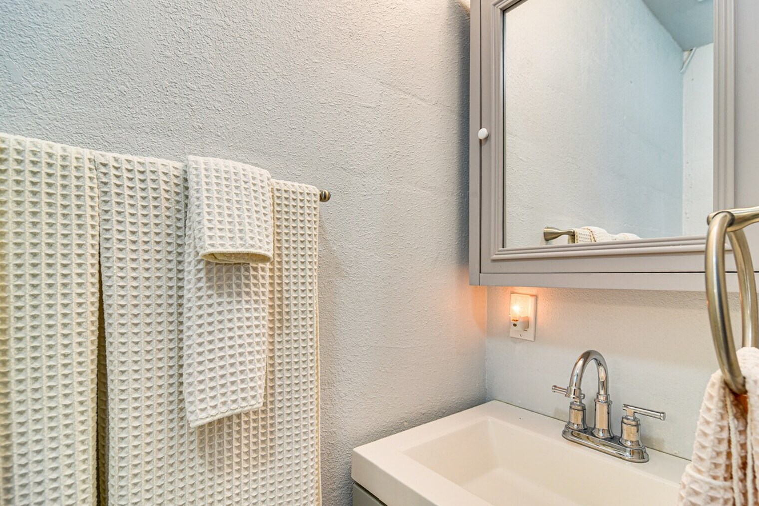 Building Photo - 1409 Maple St