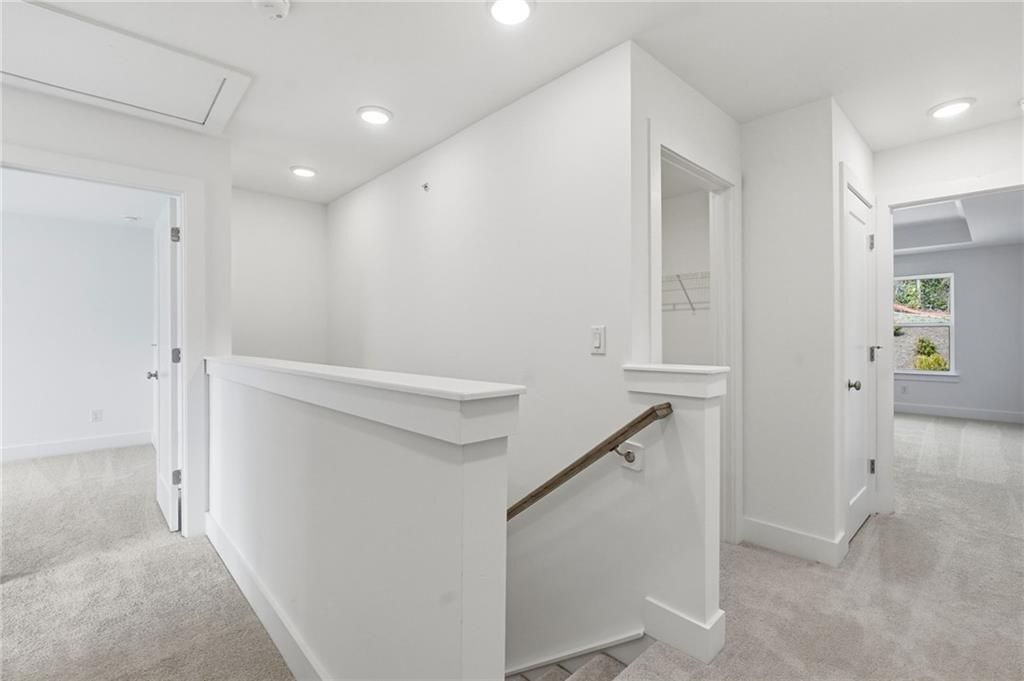 Building Photo - 187 Redbud Rd