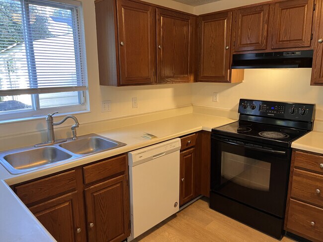 Building Photo - 9908 Whitney Cir