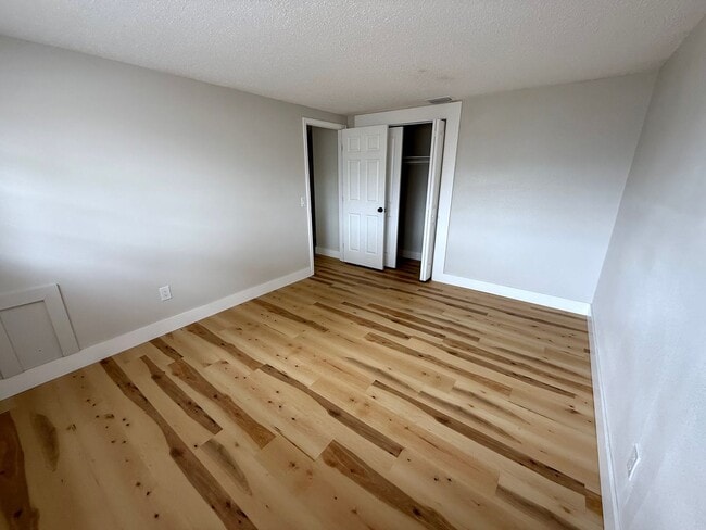 Building Photo - PRICE REDUCED- Beautifully Updated 2/2 Home!