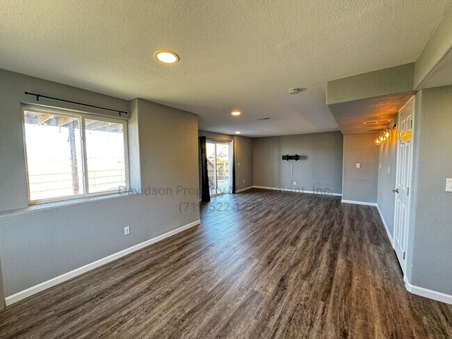 Building Photo - 5 Bedroom House in Security-Widefield with Stunning Views of Pikes Peak