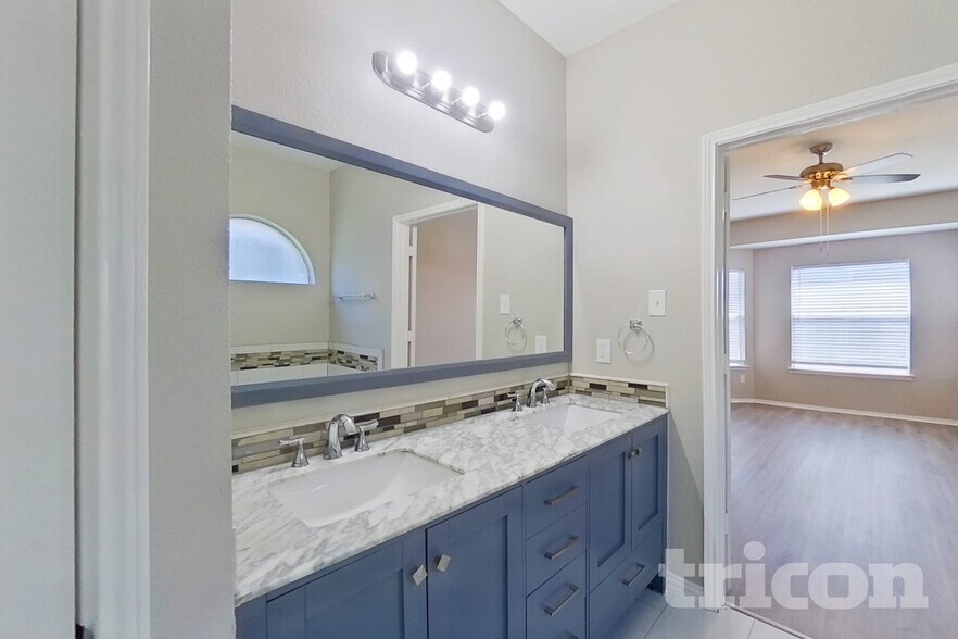 Building Photo - 1085 Harriman Dr
