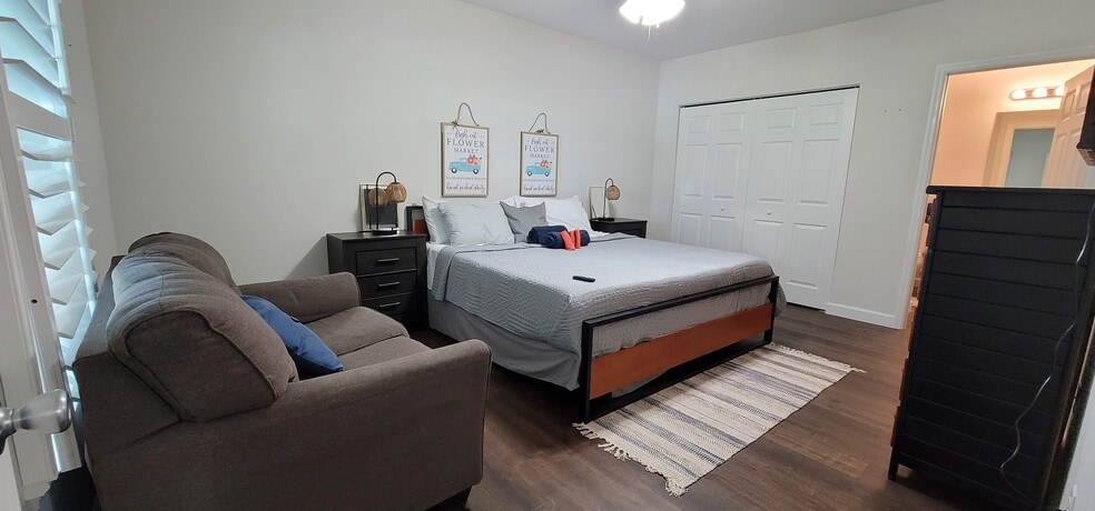 Building Photo - 1616 20th St SW