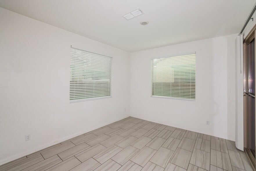 Building Photo - 9259 E Static Ave