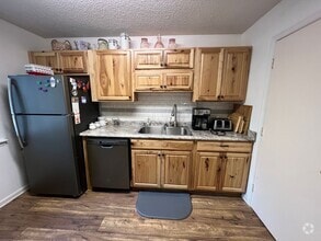 Building Photo - FURNISHED 2 BEDROOM/2 BATH UNIT 2ND FLOOR