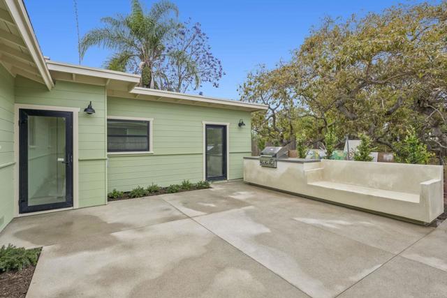 Building Photo - 1061 Buena Vista Way