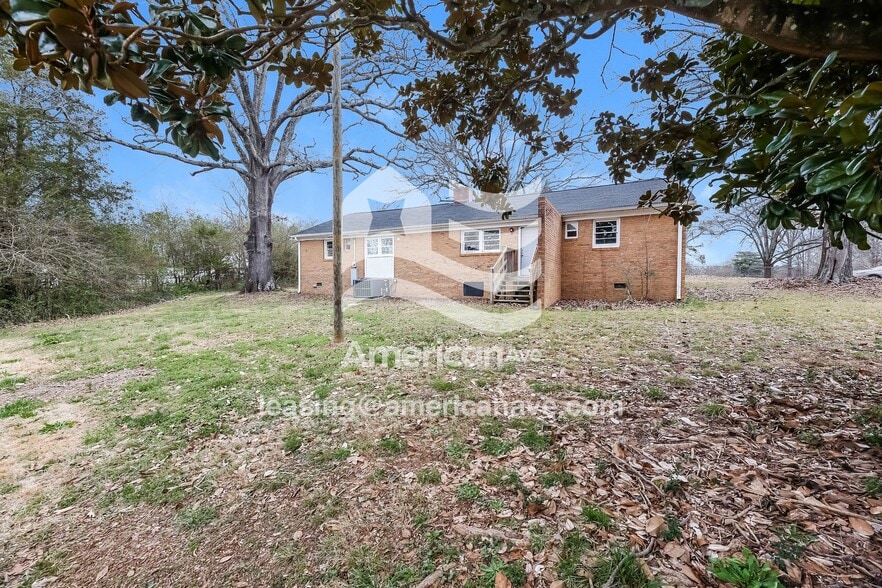 Building Photo - 108 Golden Grove Cir