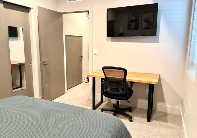 Building Photo - 1348 Zenobia St