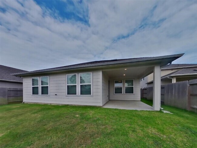Building Photo - 2311 E WInding Pines