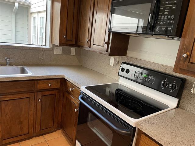 Building Photo - 16321 Lauder Ln