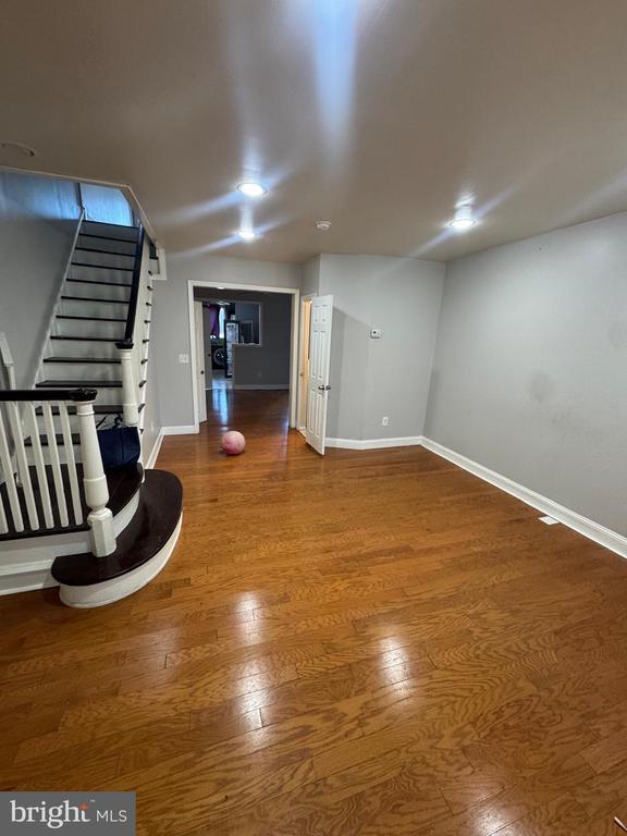 Building Photo - 5028 Whitaker Ave