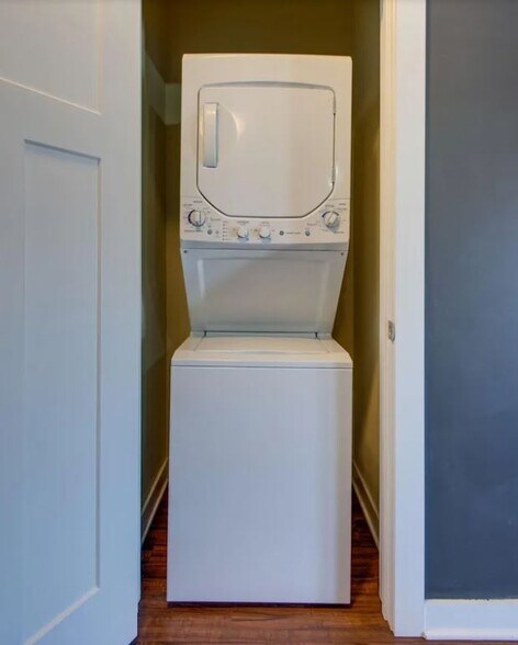 Building Photo - 2197 Nolensville Pike