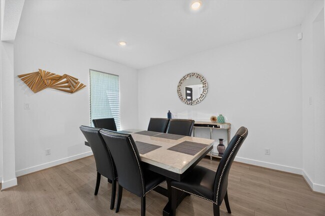 Building Photo - 7410 Wildrye Mdw Ln