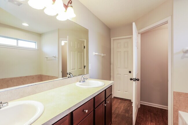 Building Photo - 1143 Calla Glen Ln