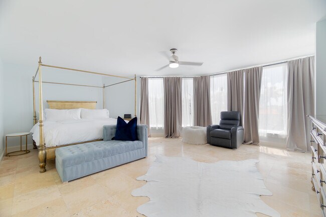 Building Photo - 2565 S Ocean Blvd