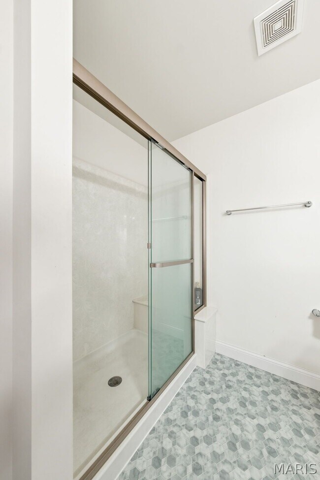 Building Photo - 106 Sommerset Ct