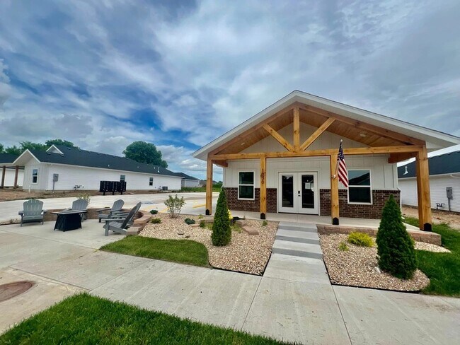 Building Photo - 937 N Blake Ave