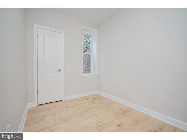 Building Photo - 2923 W Thompson St