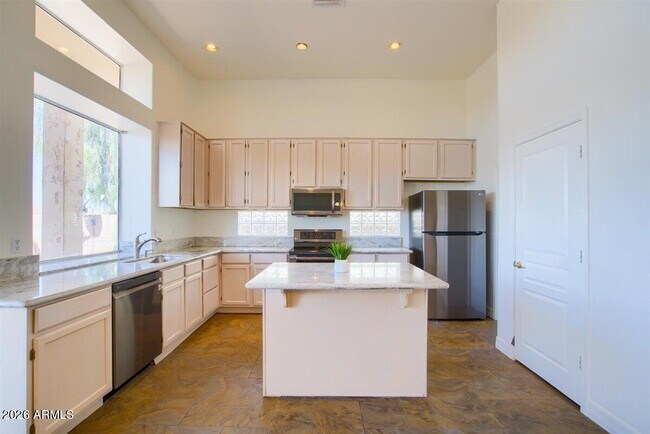 Building Photo - 31030 North 42nd Pl