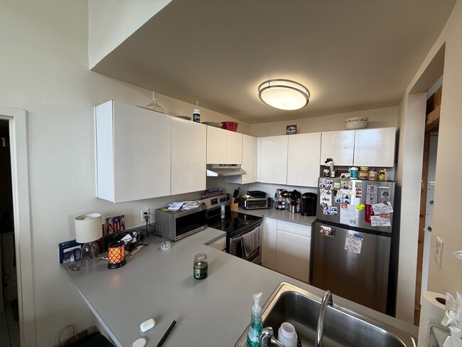 Building Photo - 450 7th St