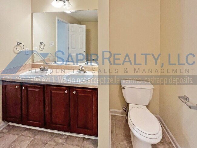 Building Photo - 4913 Sierra Way